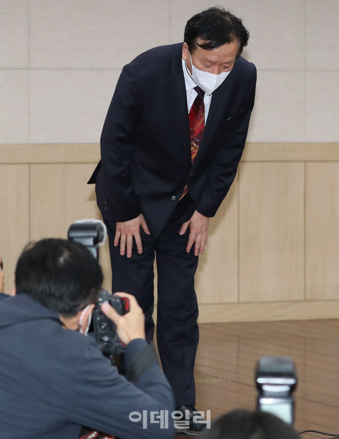 [포토]'아빠 찬스 논란' 정호영, '의혹 모두 사실 아니다'