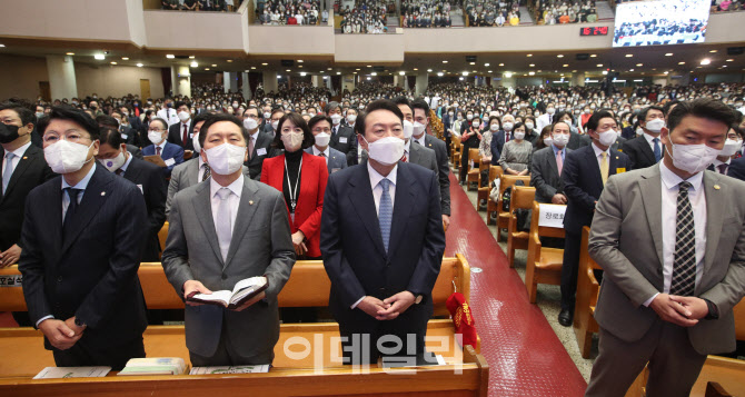 [포토]'한국교회 부활절 연합예배' 참석한 윤석열 당선인