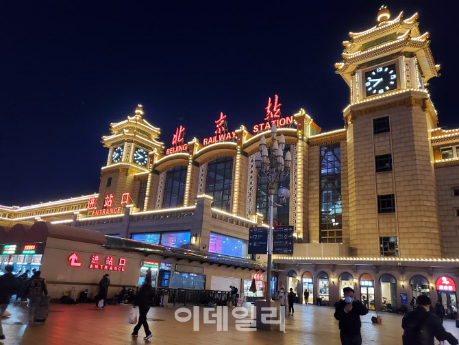 “노동절 황금연휴, 이동 자제하라” 중국 여행업계 한숨