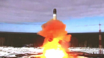 러, ICBM '사르맛' 첫 시험발사…핵 공포감 더 커지나