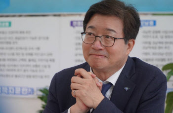 "지금 당장 집무실 들어가도 바로 일할 수 있는 준비된 사람"