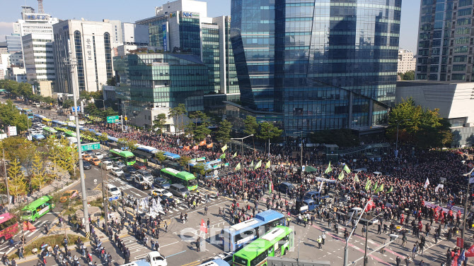 "불법 집회 주도"…민노총 지도부에 구속영장 신청