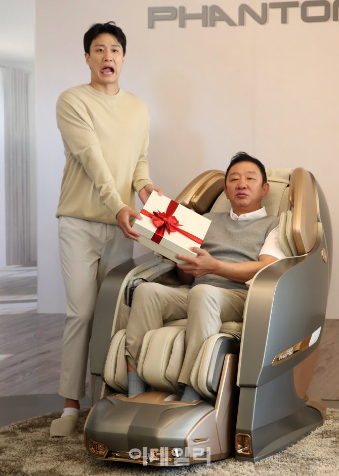 [포토] 허웅, 허재 앞에서 애교