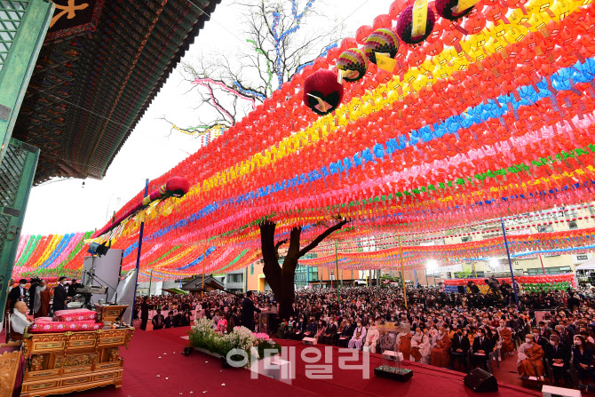 [포토]부처님 오신날, 조계종에서 축사하는 윤석열 당선인