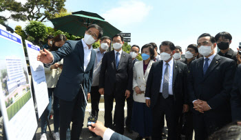 민주당, `윤석열 용산 집무실` 입장 거부 당해…"월권 아닌가"