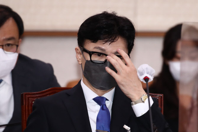 "'韓 수사중단 권고' 거부한 이성윤, 애초 목적 있었다"