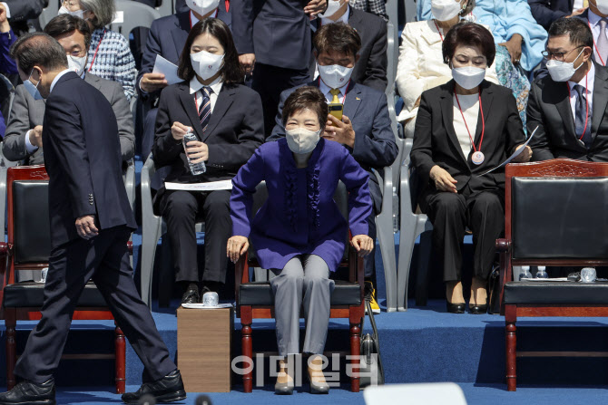 [포토]'윤석열 대통령 취임식 참석한 박근혜'