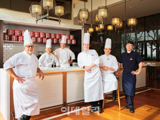 [포토] 롯데관광개발, 글로벌 스타셰프 프리미엄 미식 서비스