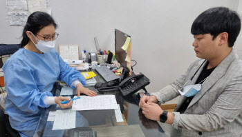 음성 질환 환자 증가세…적극적인 음성 치료 필요