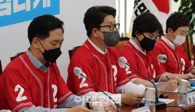 [포토]권성동 "野, 법사위원장 자리 요구는 입법 폭주 선전포고"