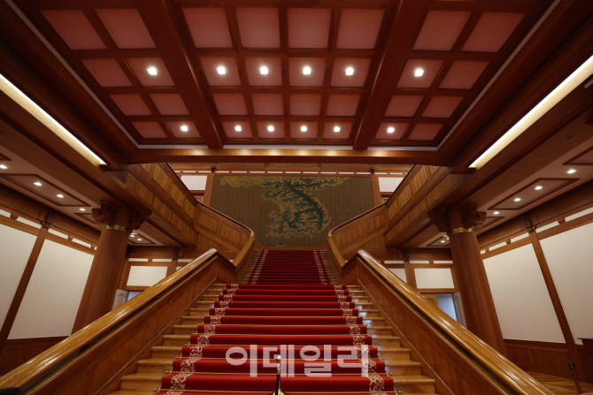 [포토]웅장한 청와대 내부 계단