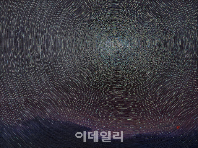 [e갤러리] '한점 한줌 한톨' 고택서 우주로…김덕용 '결-창덕궁'