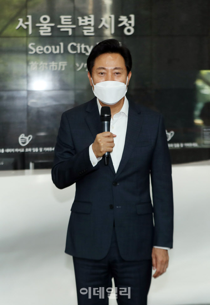 [포토]서울시장 당선 소감 밝히는 오세훈 시장