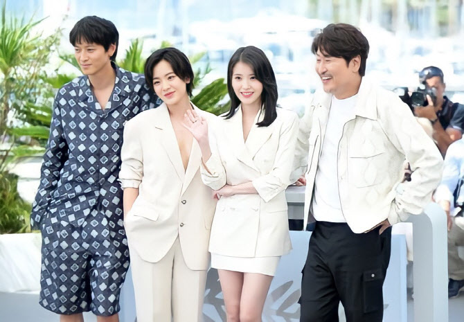 尹대통령, 송강호·아이유와 만날까? 이번 주말엔 ‘브로커’ 관람