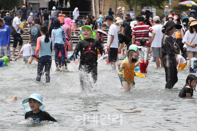 [포토]낮 최고기온 31도 무더위 이렇게 날려버려요~