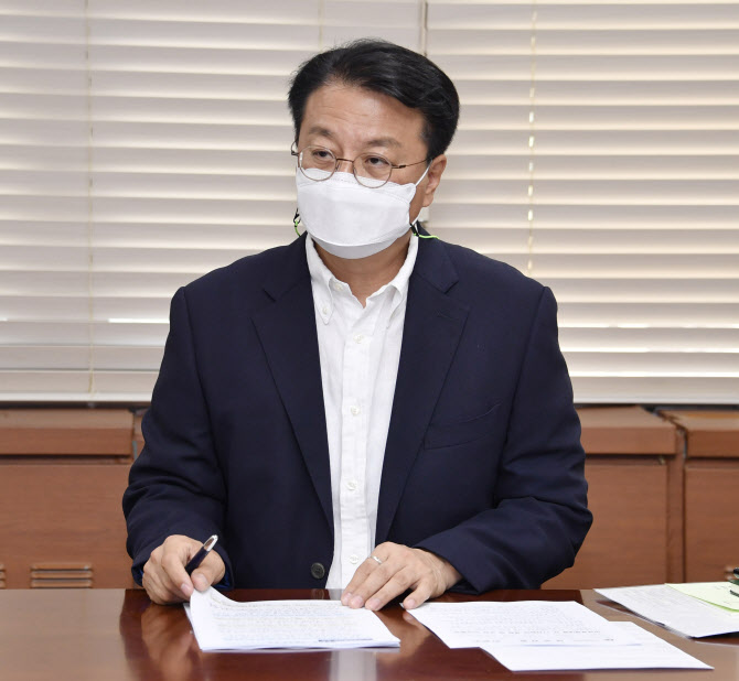 기재차관 "금융시장·실물경제 불확실성 확대…국고채 3조원 바이백"