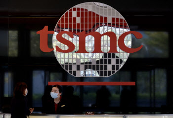 대만 TSMC “24년 ASML 차세대 EUV 장비 확보”