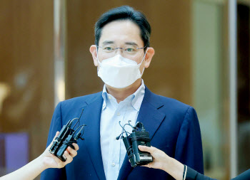"첫째도 둘째도 셋째도 기술" 외친 이재용, M&A 질문엔 '침묵'(종합)