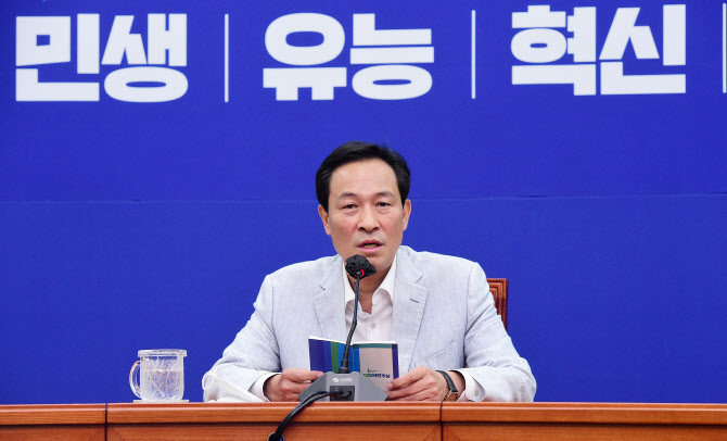 우상호 "이준석, 文정부 `월북 조작`한 정권으로 만드나…신(新)색깔론"