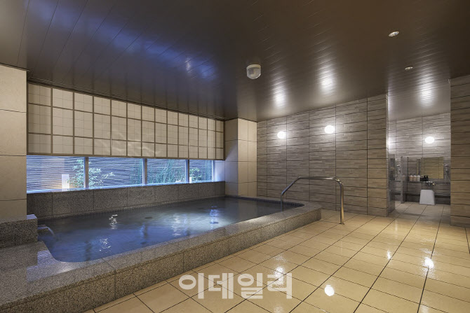 "내일부터 만 4세↑ 남자아이, 엄마 따라 여탕 출입 안 돼요"