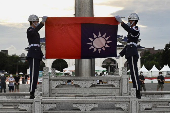 중국 군용기 29대 대만 ADIZ 진입…양안 긴장감 고조