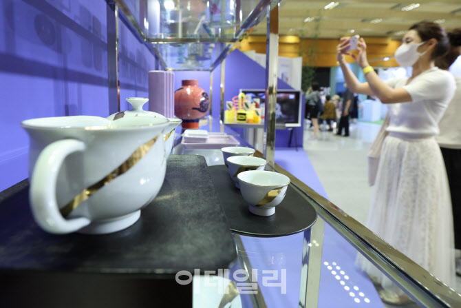 [포토]디자인이 디테일한 식기에 빠져봐~