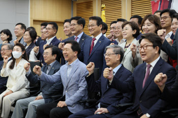 여야 `계파 정치` 진통에 몸살…차기 권력 투쟁 신호탄①