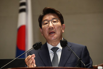 권성동 "민주당 날치기 개원, '나 혼자 연다'…상식 벗어나"