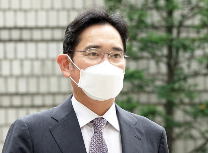 "소비자 등돌리고 글로벌 수요 부진"…삼성전자 목표가↓