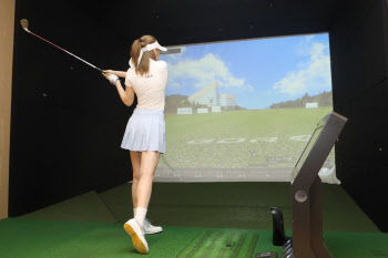 롯데百, 골프 매출 40% 증가…스크린 골프 대회도 개최