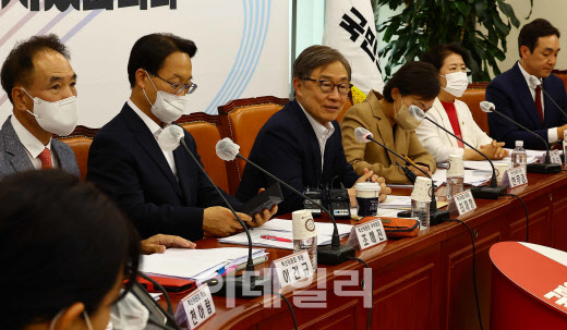 與 혁신위 "당내 갈등 상관없이 간다…`공천` 등 정당·정책 개혁"