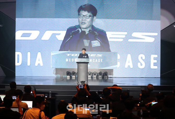[포토]'토레스' 미디어 쇼케이스에서 인사말하는 정용원 쌍용자동차 관리인