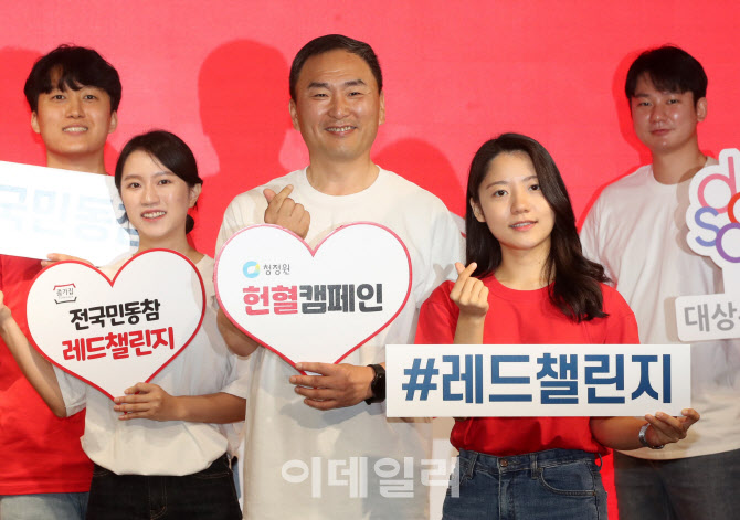 [포토] 헌혈캠페인하는 임정배 대상(주) 대표