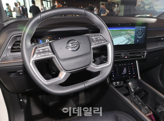 [포토]쌍용자동차 토레스의 스티어링 휠