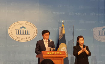 與 "尹정부 인사원칙 '능력·전문성'에 모자란 인사 없었다"