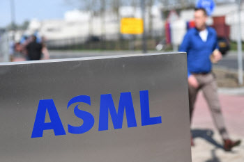 ‘슈퍼을’ ASML 압박까지…美·中, 반도체 패권 전쟁