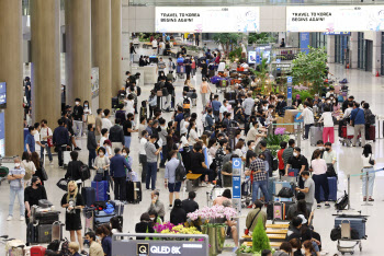 인천공항 여행객 증가세…여름 성수기 정상화 2단계 도입