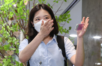 도 넘은 ‘개딸’의 박지현 공격…사이버 테러에 집 앞까지