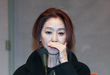 "그 사람은 어쨌든 깨졌다, 졌다"…김부선, 이재명 손배소 취하