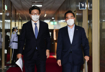 여야, ‘경찰·방송국’ 두고 샅바 싸움…원구성 협상 난항(종합)