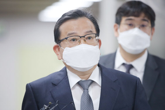 이종근 검사장, '김학의 불법출금 의혹' 재판서 증언 거부