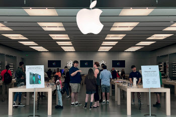 애플도 고용 축소 선언…강력했던 美노동시장 '균열'