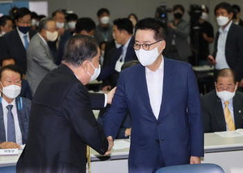 박지원 "尹대통령, 어쩔 수 없이 인적 개편 할 것"