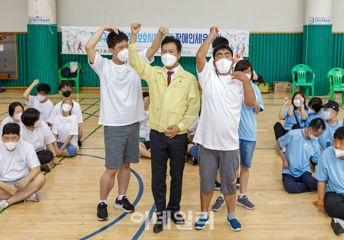 [포토] 장애인 체육시설 찾은 김태우 강서구청장