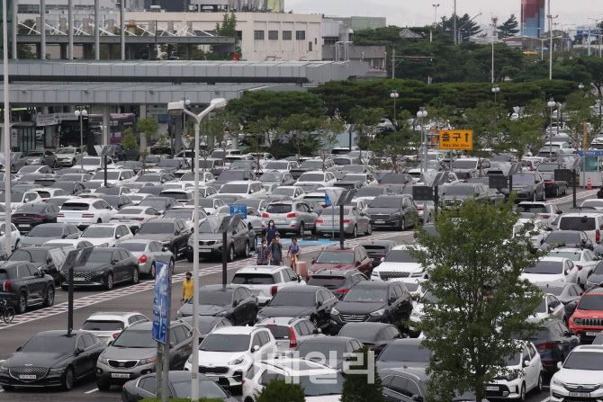 [포토]꽉 찬 김포공항 국내선 주차장