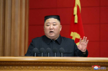 팬데믹 이후에도 이어진 유엔제재와 국경봉쇄…북한 경제, 2년째 역성장