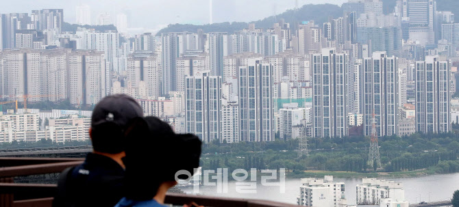 [포토]서울 집값 9주 연속 내리막…“금리인상 우려에 관망세 장기화”