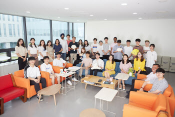 AI 챗봇 심심이, 초거대 대화 데이터 연구자들에게 공개