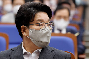 "당 비상상황" 與비대위 전환 의견 모았지만…수습까진 '첩첩산중'