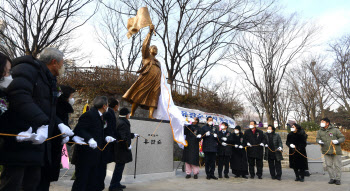 "서대문독립공원 유관순 동상 불허 부당" 소송전…2심 '각하'